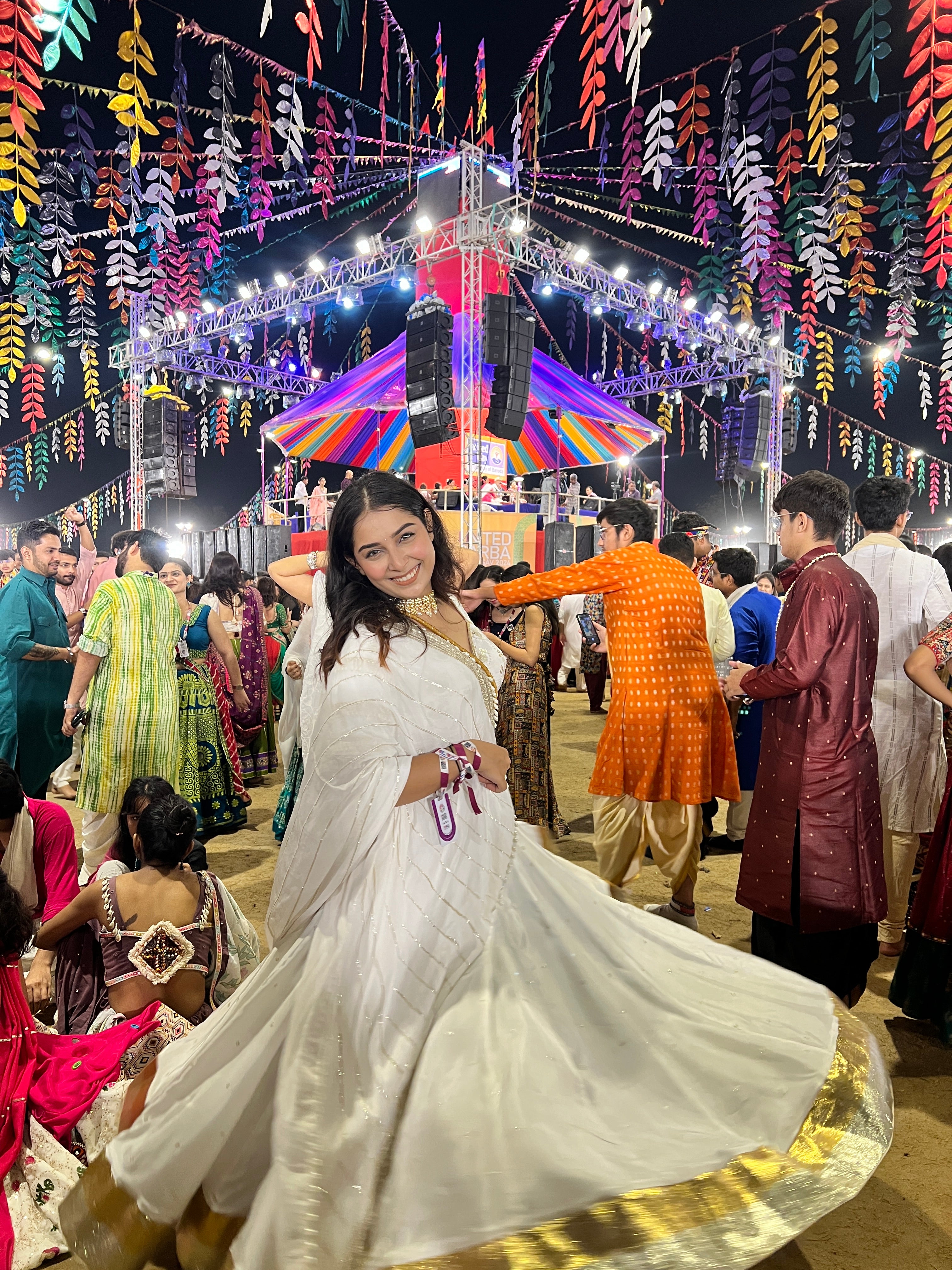 White Gold Lehenga With Pearl Border Dupatta