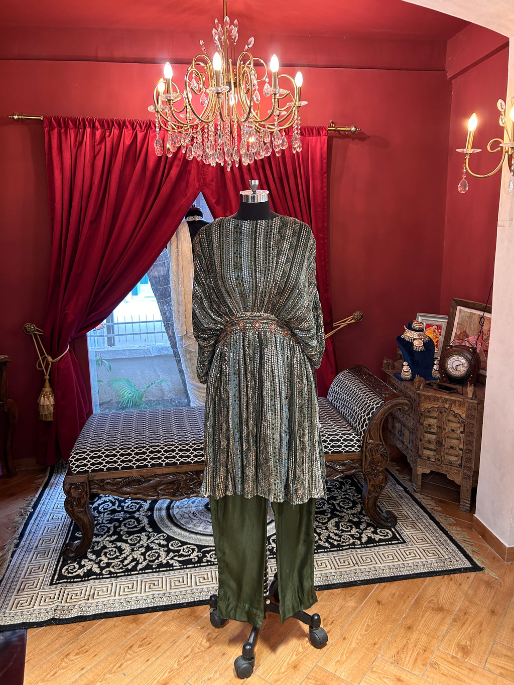 Nazaakat-e-Olive Kurti-Pant