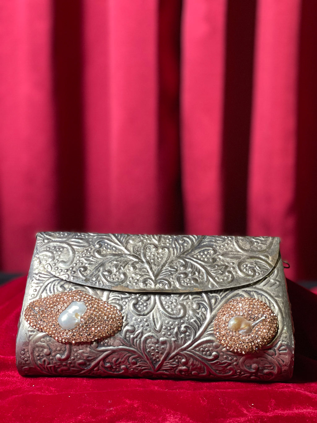Oxidized Hand Clutch