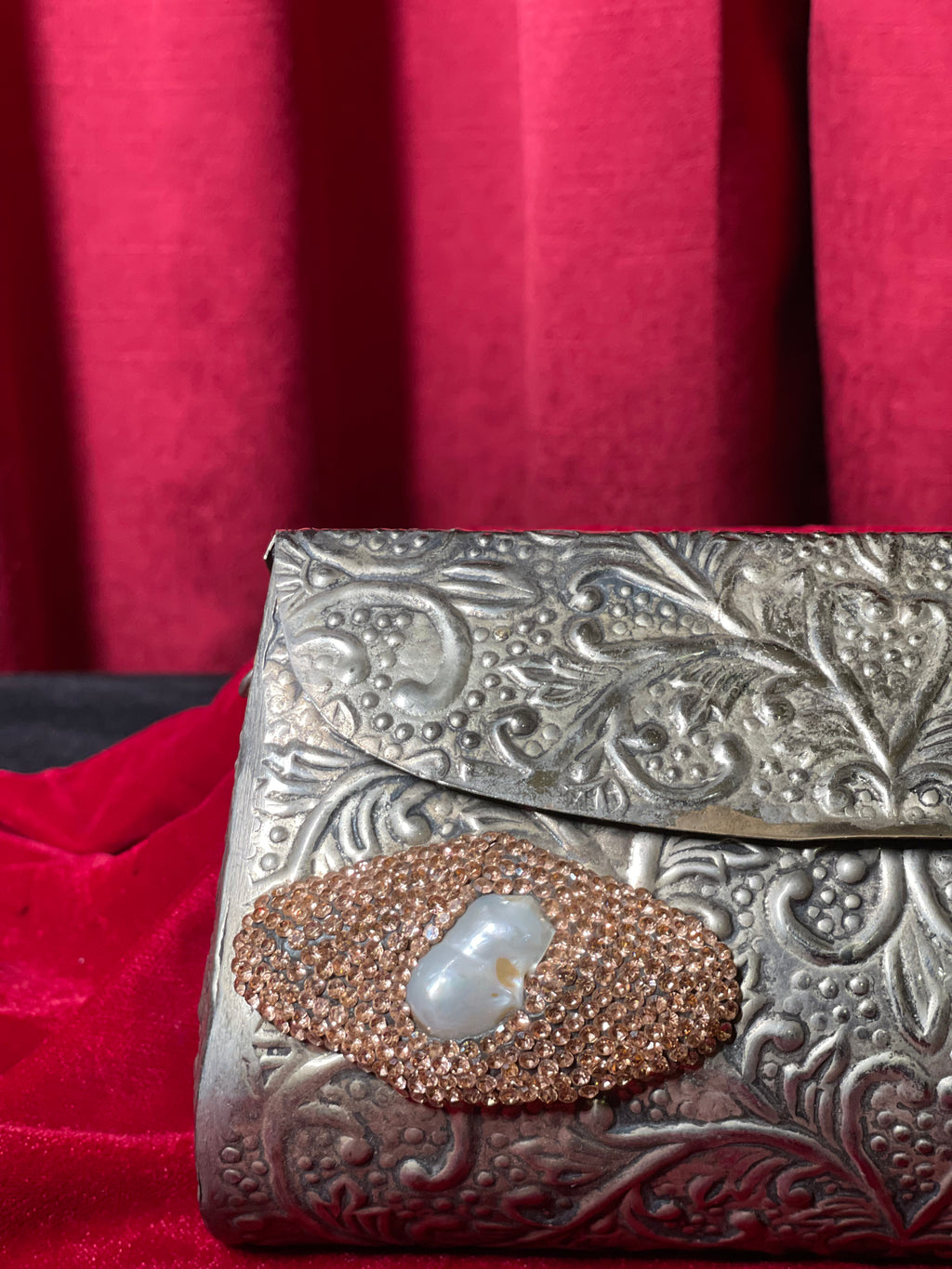 Oxidized Hand Clutch