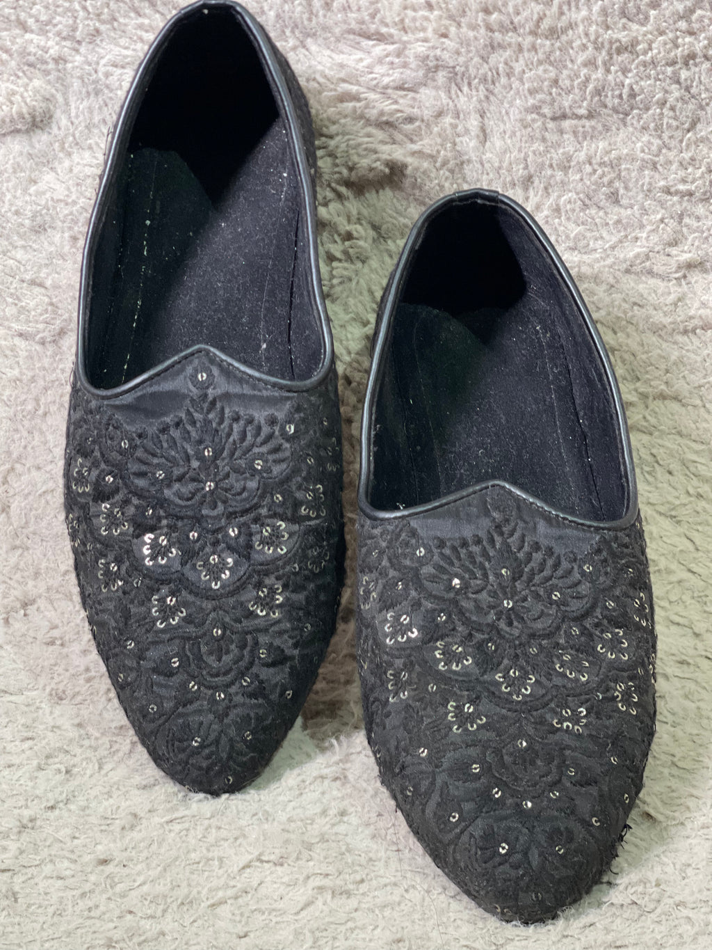 Menswear Black Jutti With Tonal Work