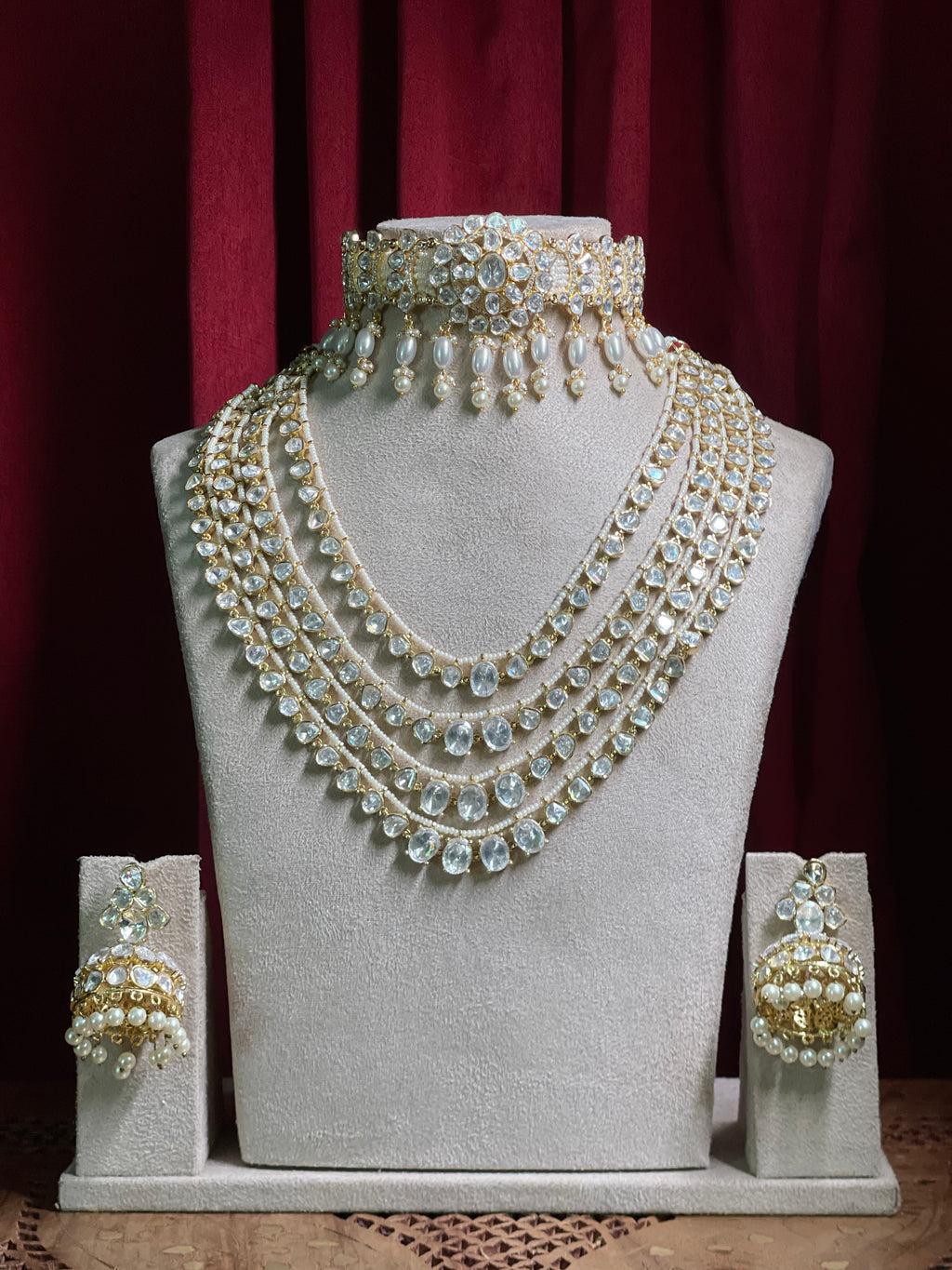 Four Layerd Mozonite Kundan With Choker