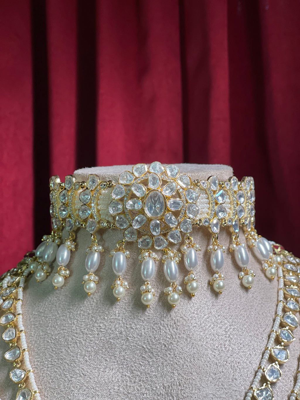 Four Layerd Mozonite Kundan With Choker
