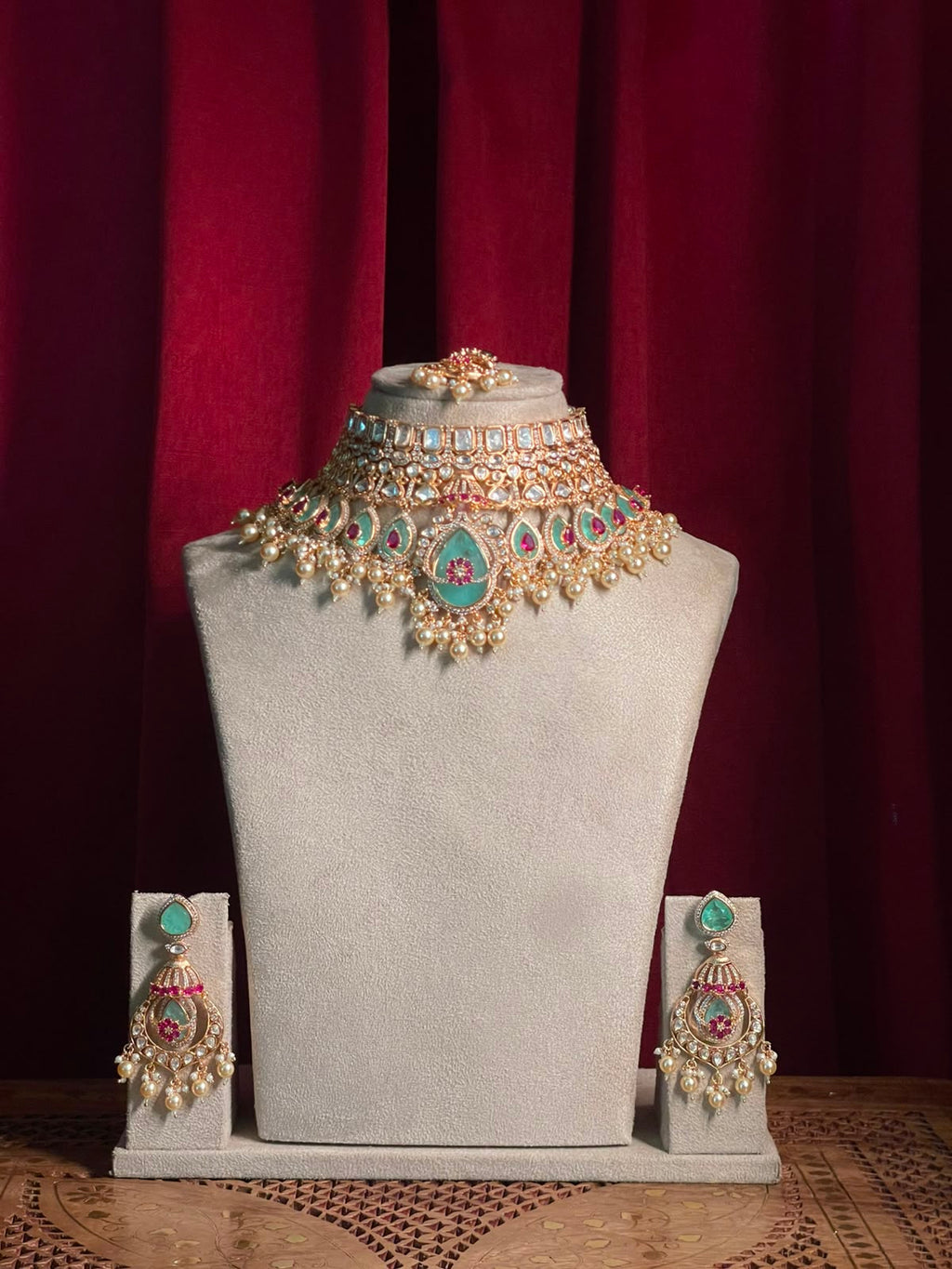 Emerald Polki Choker