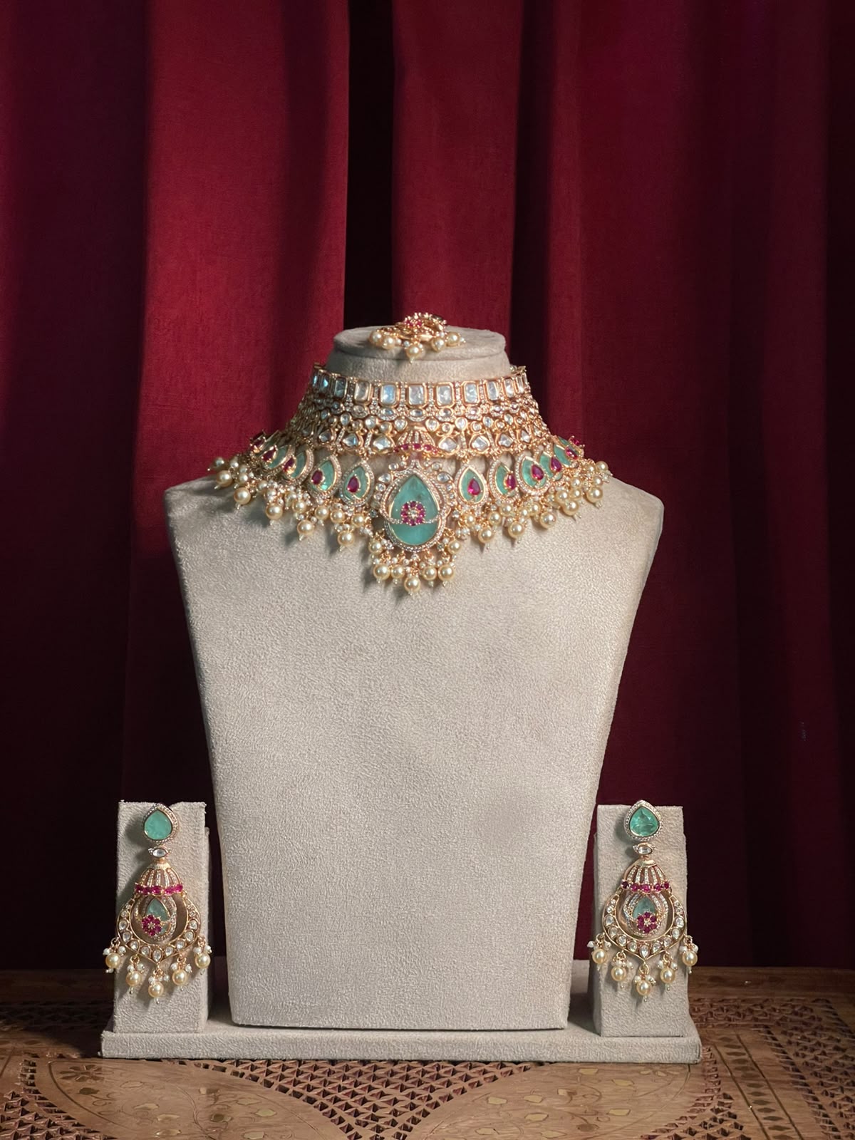Emerald Polki Choker